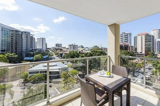 Oaks Brisbane Lexicon Suites 4*,