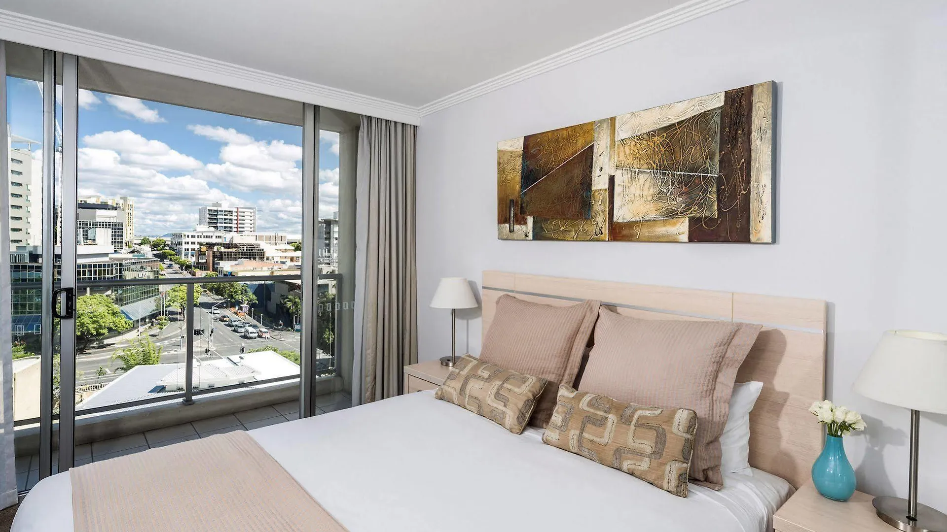 Oaks Brisbane Lexicon Suites